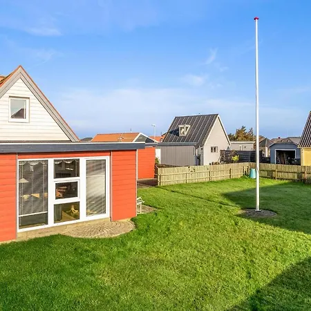 Awesome In With 3 Bedrooms